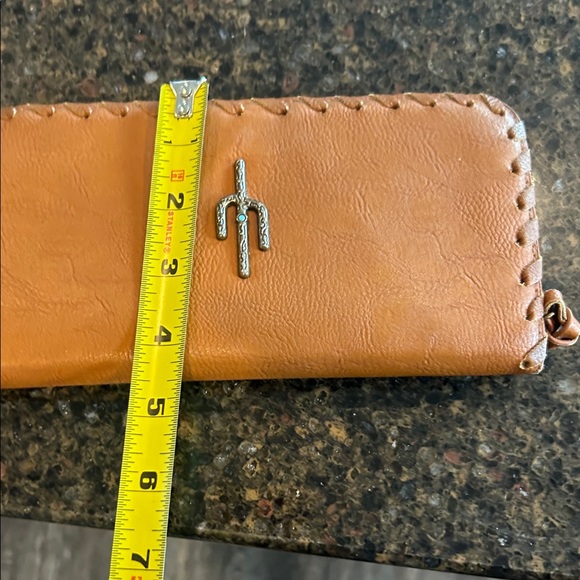 Vintage Tan Wallet with Stitching - Picture 3 of 4